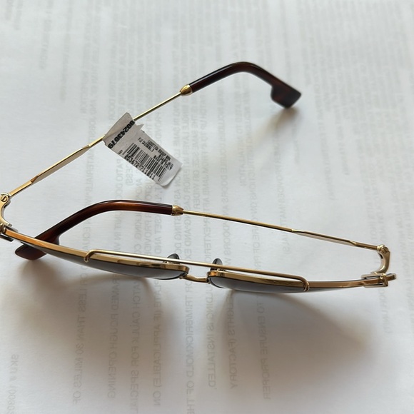 Burberry NWT Lim. Edit. sunglasses gorgeous gold frame w/ gray lenses. no case - Picture 7 of 7